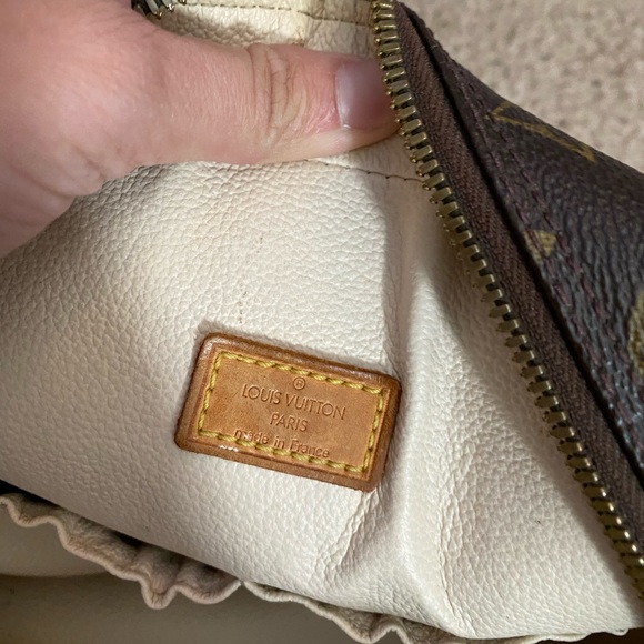 Adorable and authentic Louis Vuitton purse - Picture 5 of 5